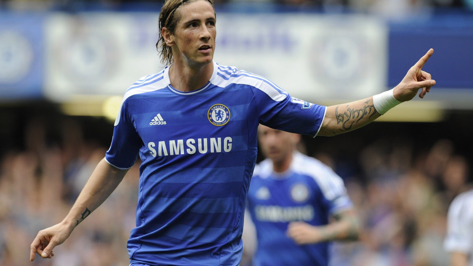 “走楼梯上班日”配套楼梯摄影展 展示各层间艺术涂鸦